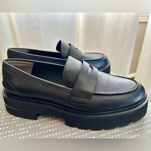 Stuart Weitzman leather Ultralift platform loafer in black. Size US 9.5.